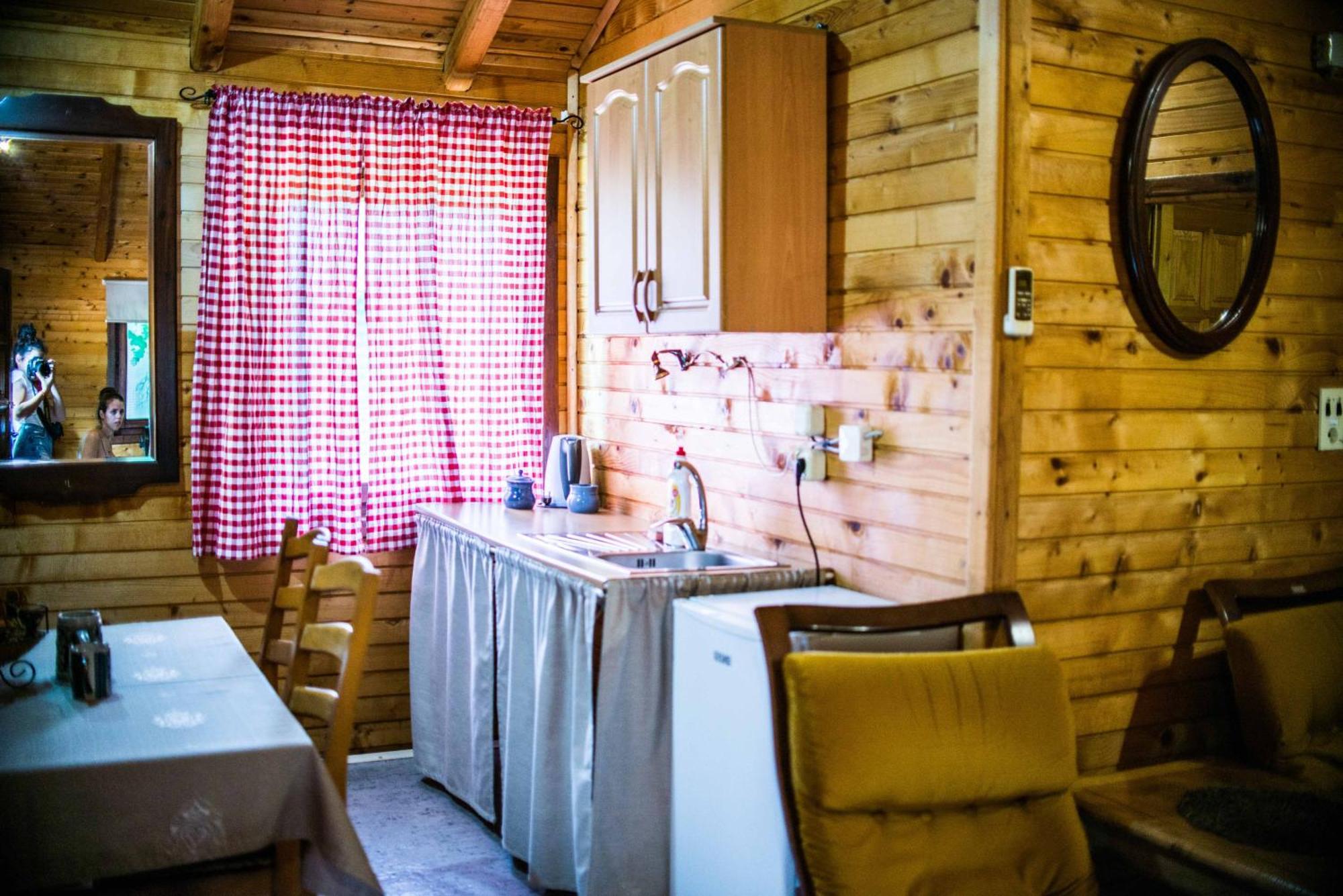 Wooden Village Resort Ponari Luaran gambar
